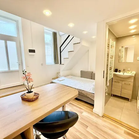 C24 Dorka Mini Apartament *